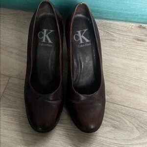CK brown pumps 5.5